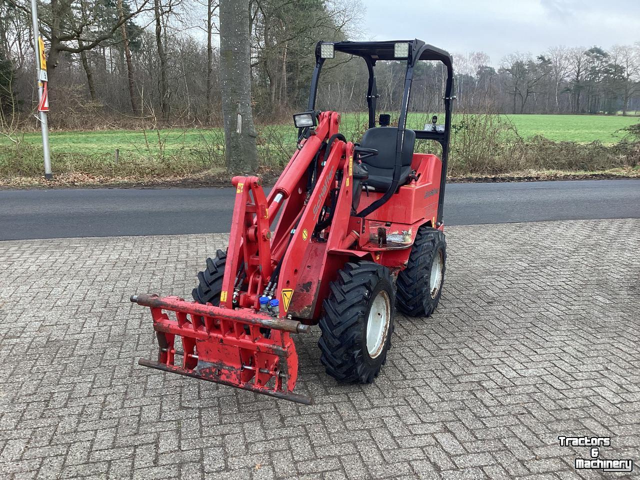 Radlader Schäffer 2033