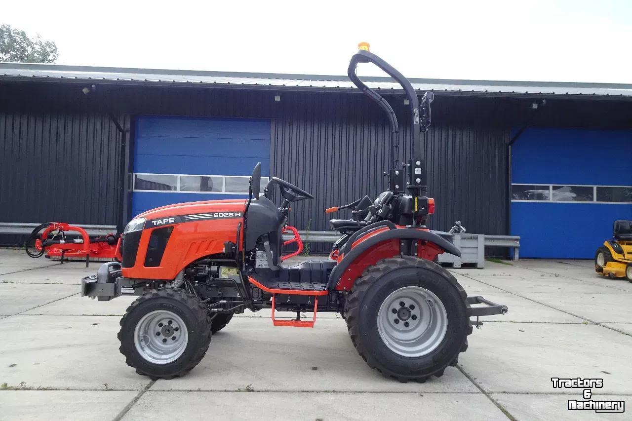 Schlepper / Traktor TAFE Compact trekker 6028H