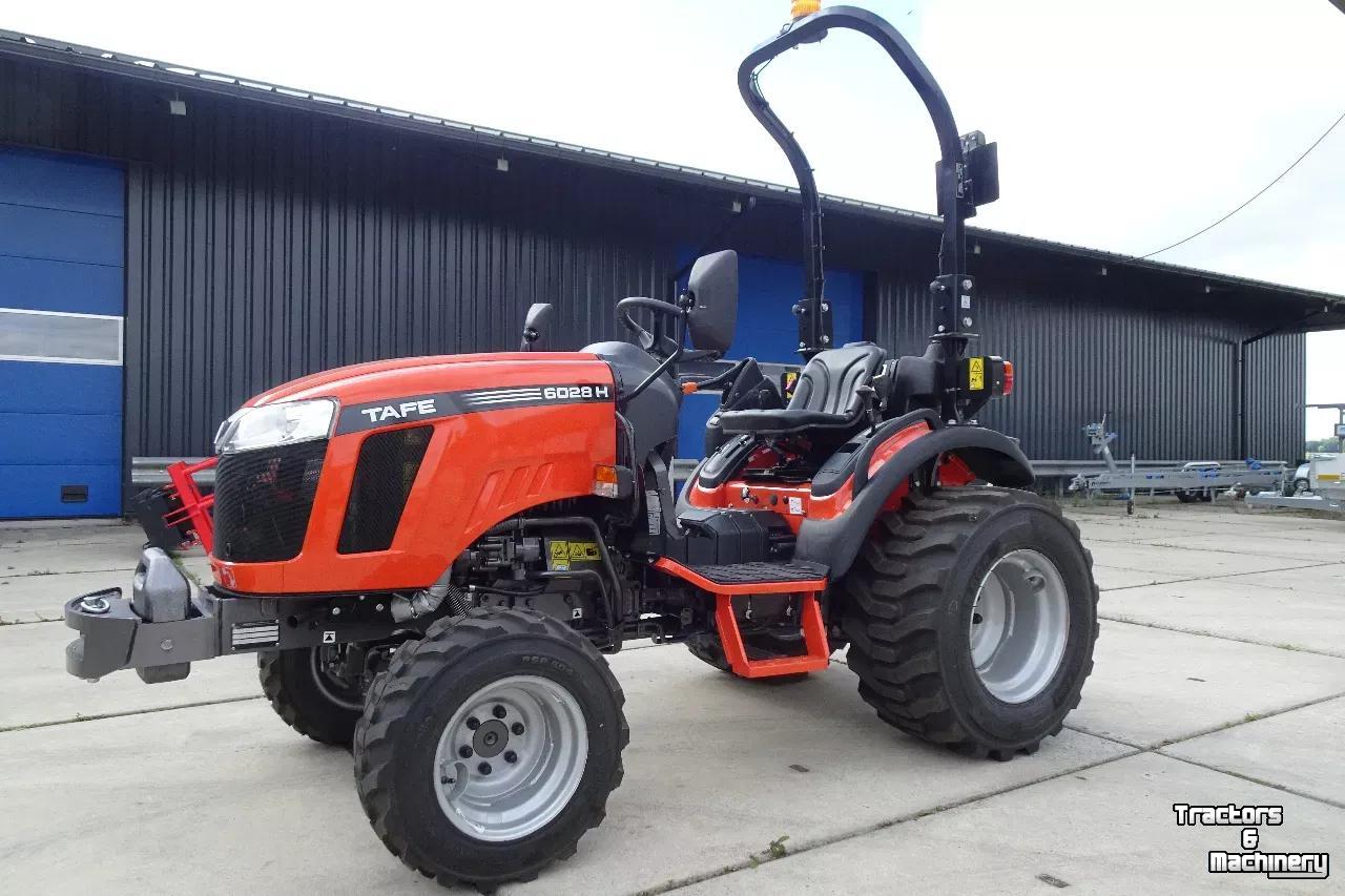 Schlepper / Traktor TAFE Compact trekker 6028H