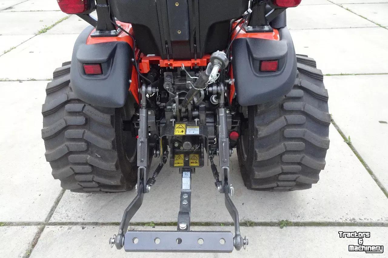Schlepper / Traktor TAFE Compact trekker 6028H