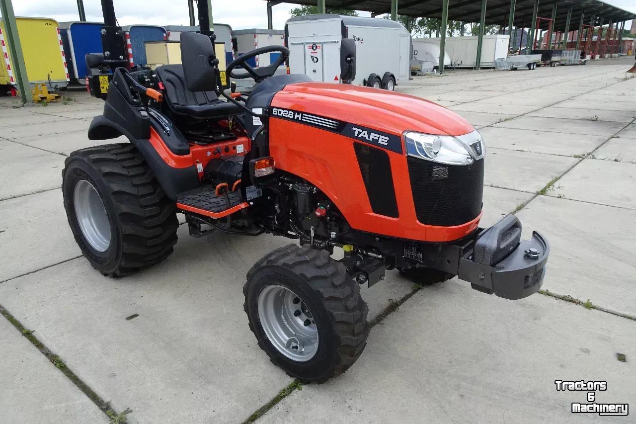 Schlepper / Traktor TAFE Compact trekker 6028H