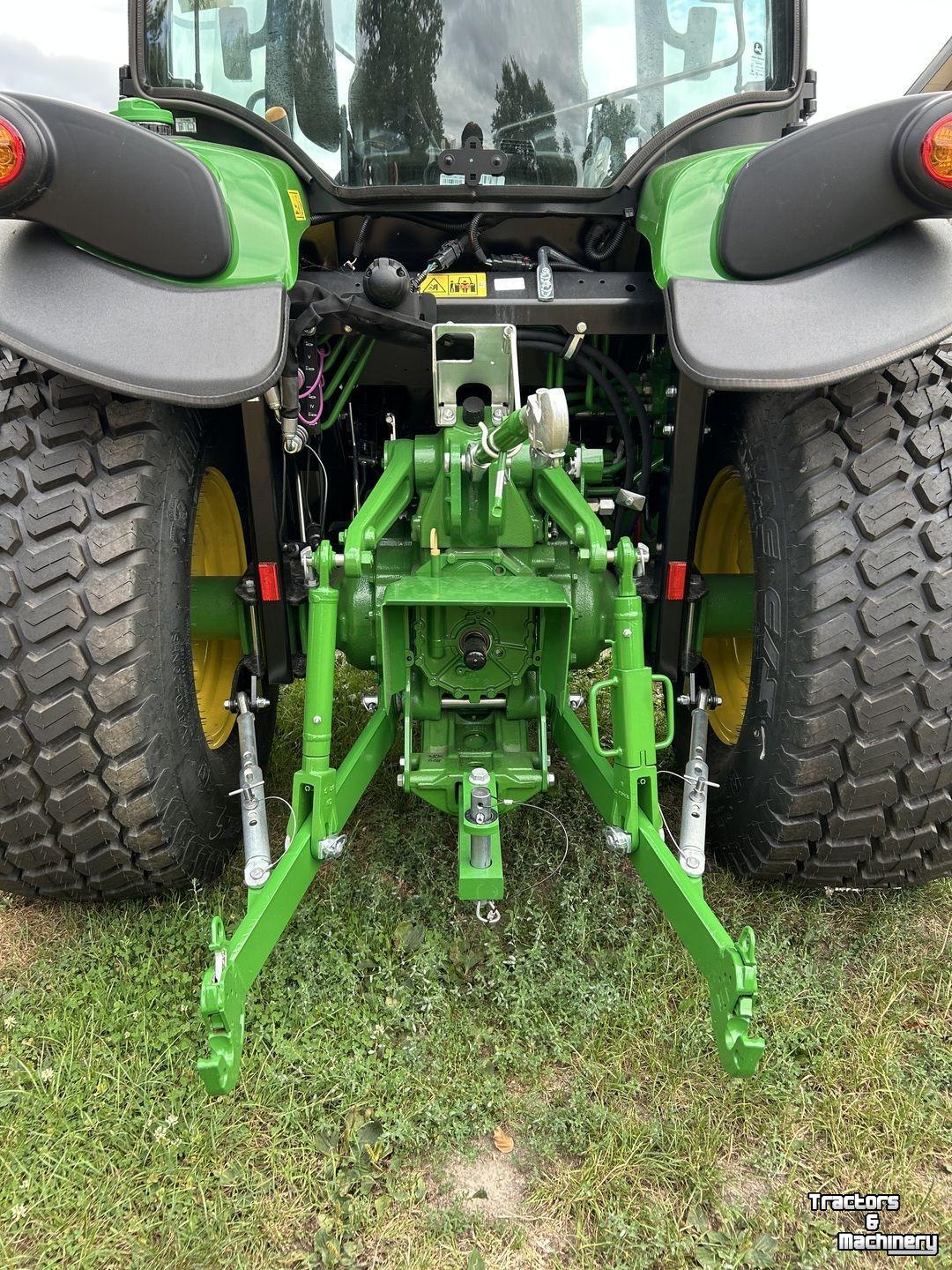 Obsttraktor John Deere 4066R