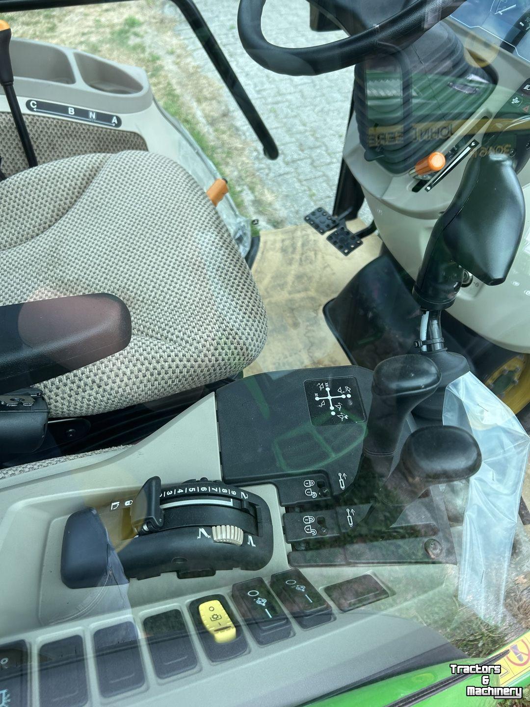 Obsttraktor John Deere 4066R