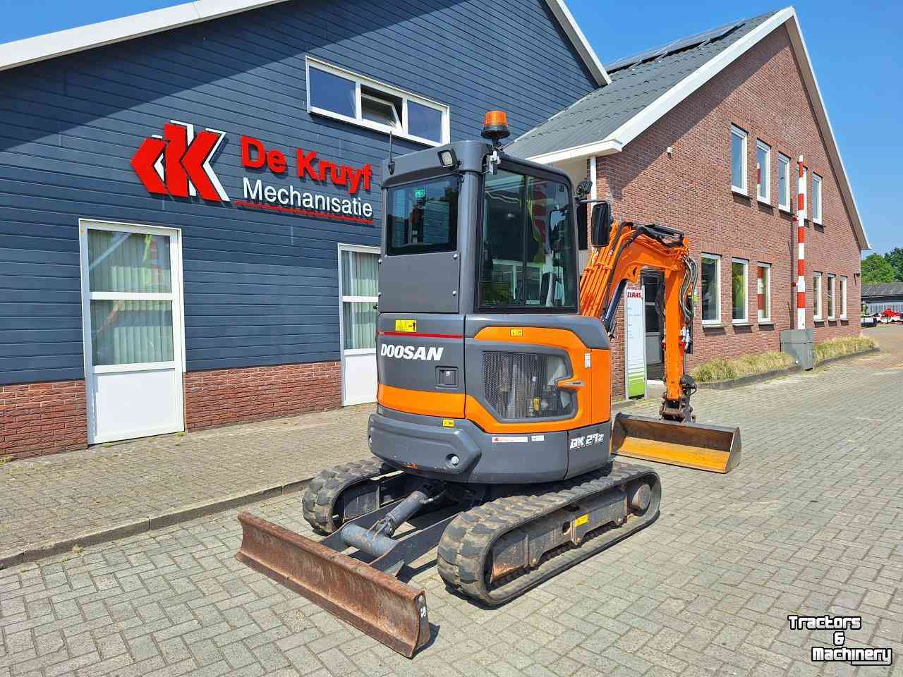 Minibagger Doosan DX27Z-7