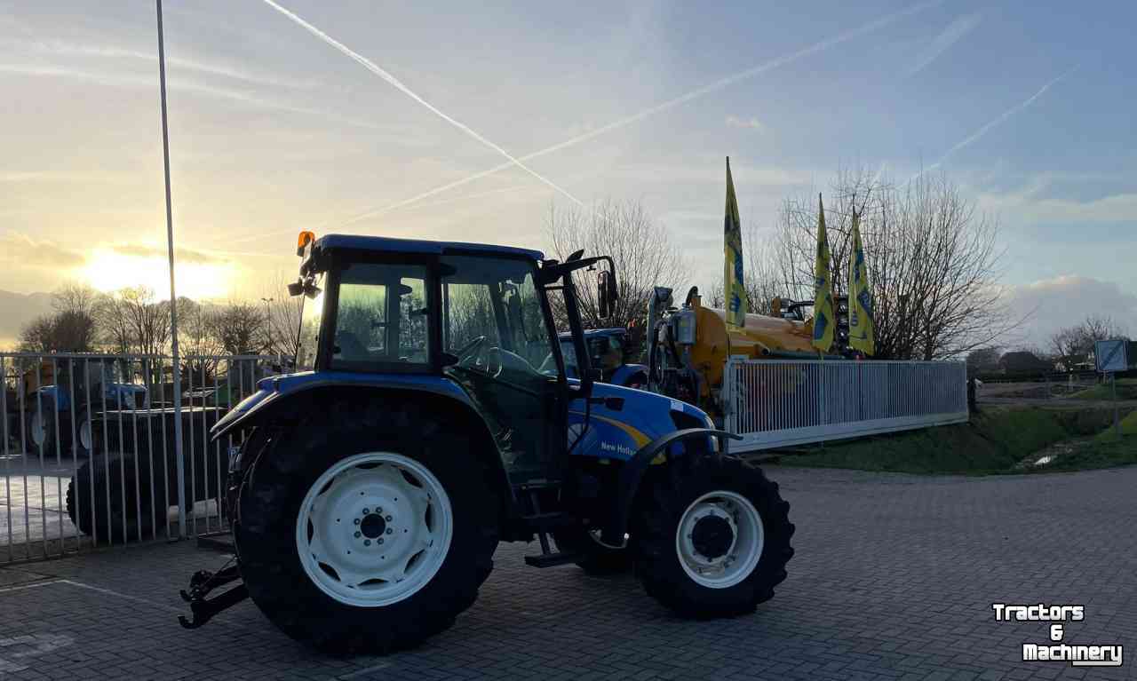 Schlepper / Traktoren New Holland TL90A