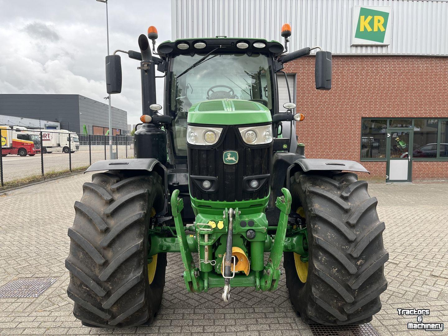 Schlepper / Traktor John Deere 6215R