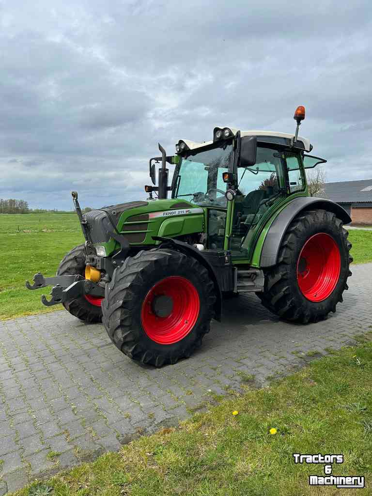 Schlepper / Traktoren Fendt 211 Vario TMS