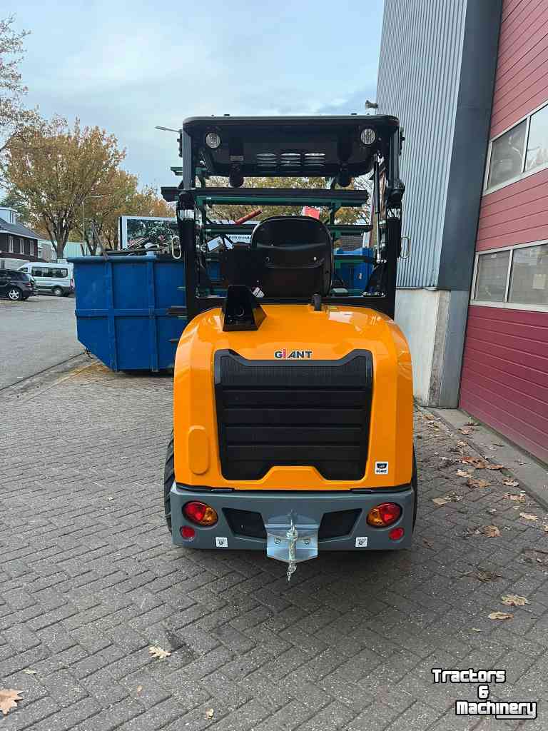 Radlader Giant G2700 HD