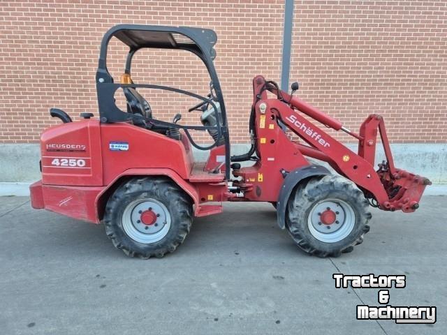 Radlader Schäffer 4250