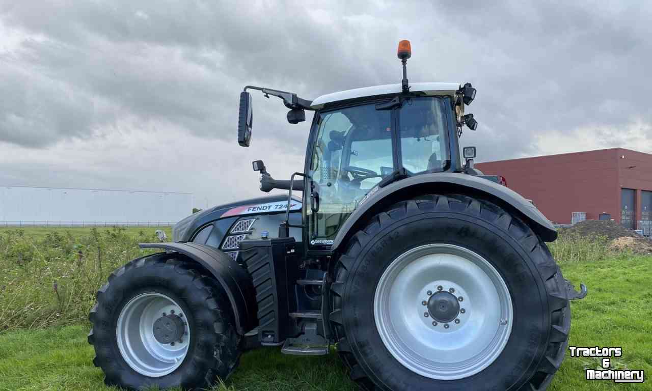 Schlepper / Traktoren Fendt 724 S4 Profi Plus Tractor Dennengroen !