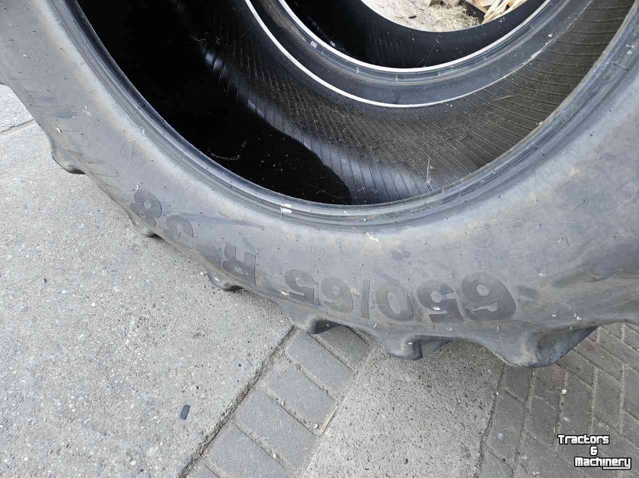 Räder, Reifen, Felgen & Distanzringe Mitas 650/65R38 STF. 52 mm