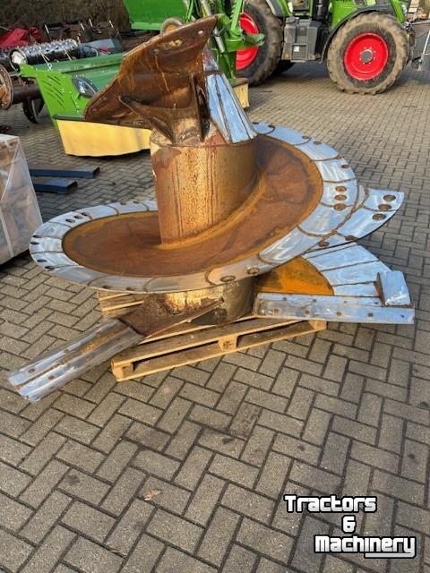 Futtermischwagen Vertikal Peecon Set mengvijzels met RVS slijtplaten voor bodemdiamete