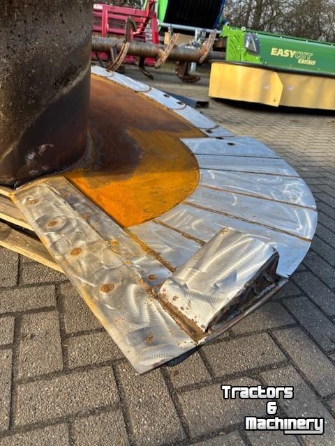 Futtermischwagen Vertikal Peecon Set mengvijzels met RVS slijtplaten voor bodemdiamete