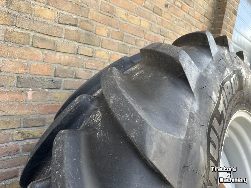 Räder, Reifen, Felgen & Distanzringe Michelin 540/65R28 <> 650/65R38