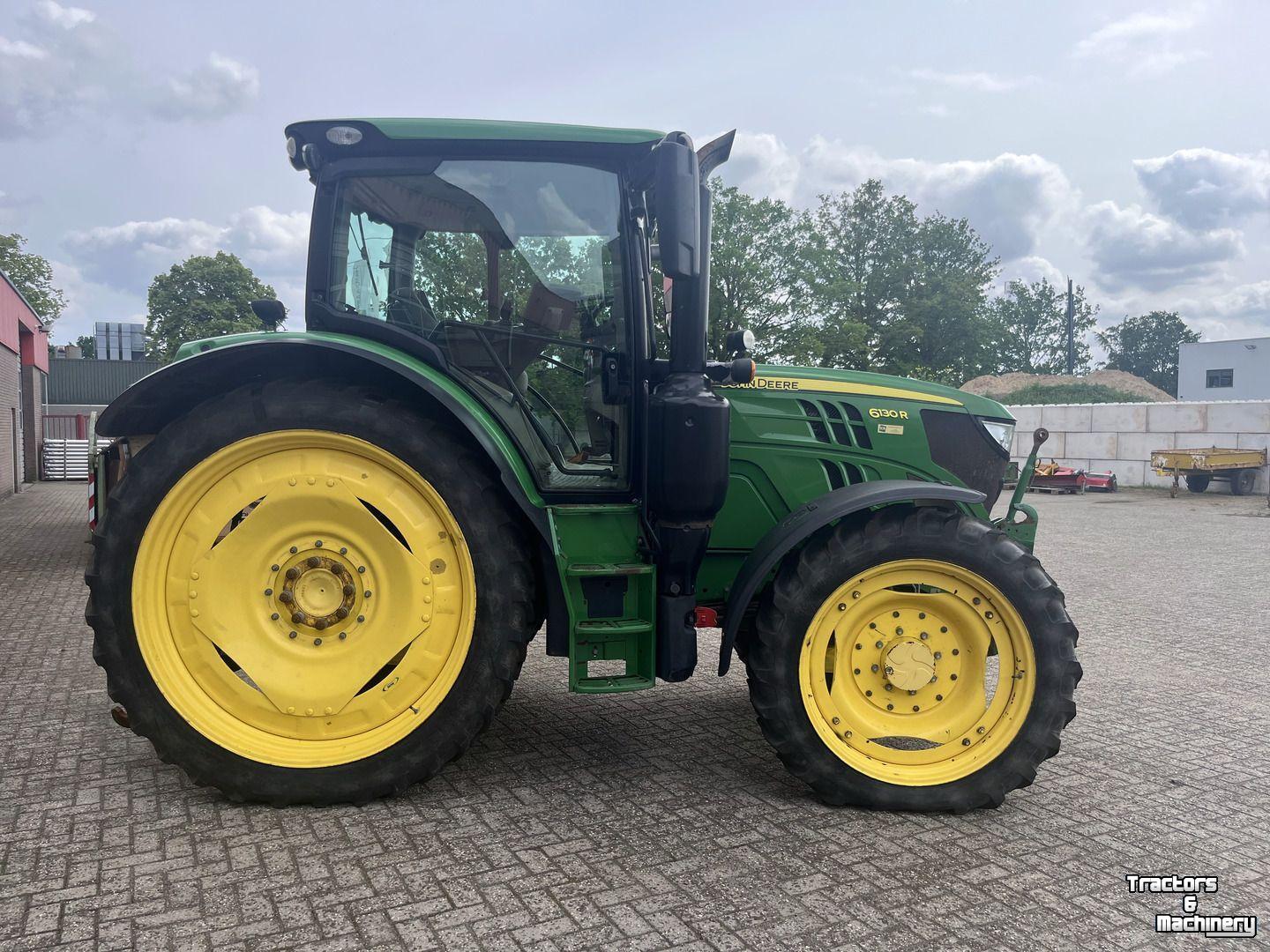 Schlepper / Traktor John Deere 6130R