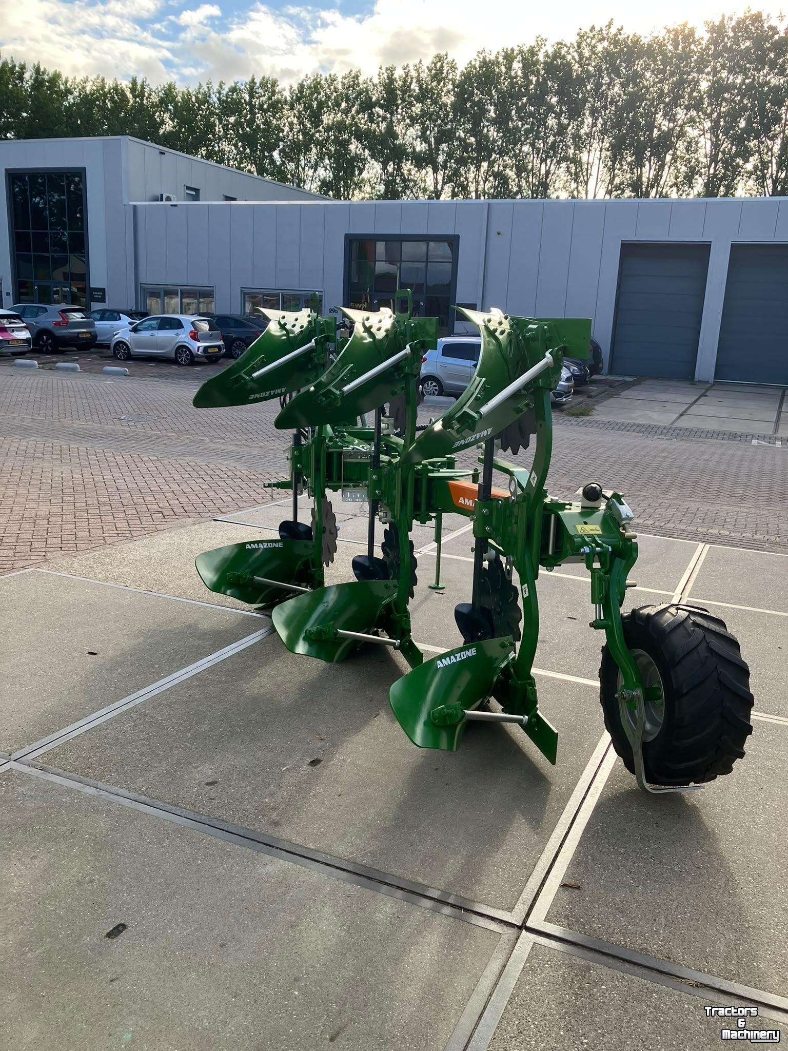 Pflüge Amazone Cayros XMS 3-950 V