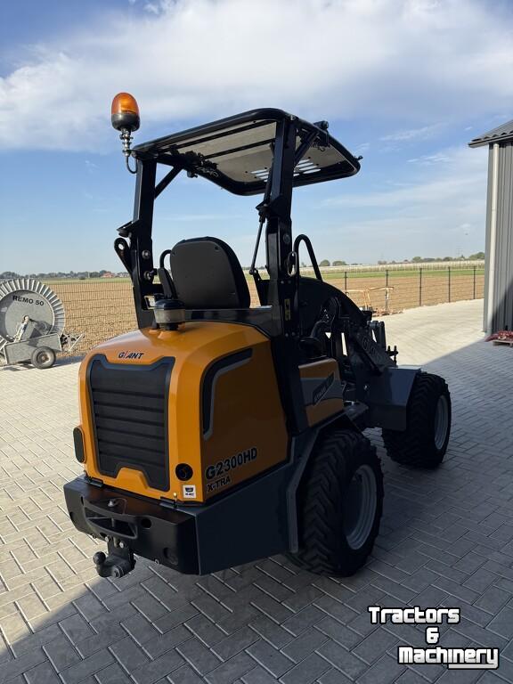 Schlepper / Traktor Giant G2300extra