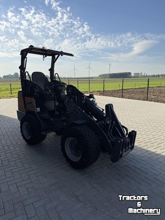 Schlepper / Traktor Giant G2300extra