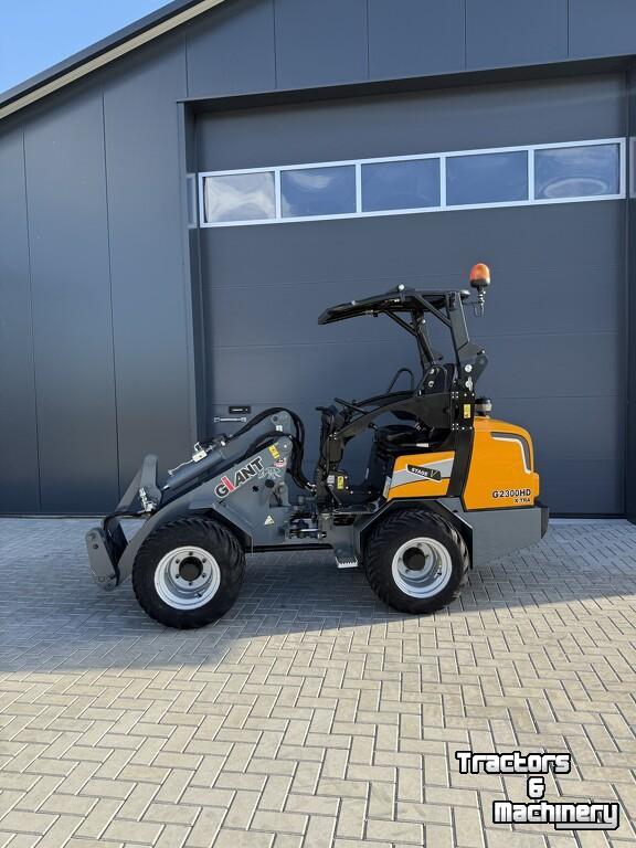 Schlepper / Traktor Giant G2300extra