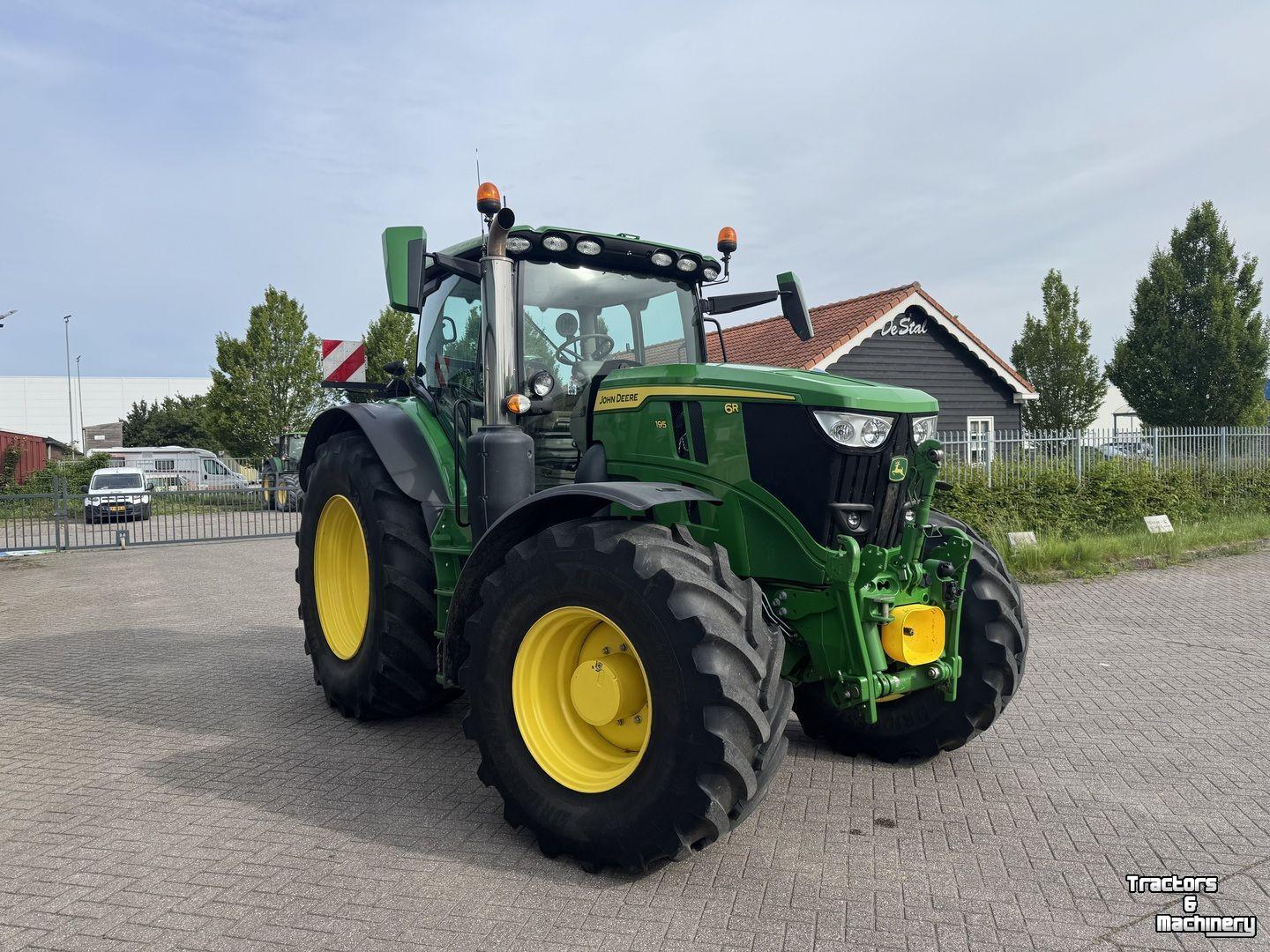 Schlepper / Traktor John Deere 6R 195
