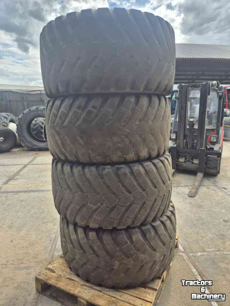 Räder, Reifen, Felgen & Distanzringe BKT 560/60R22.5