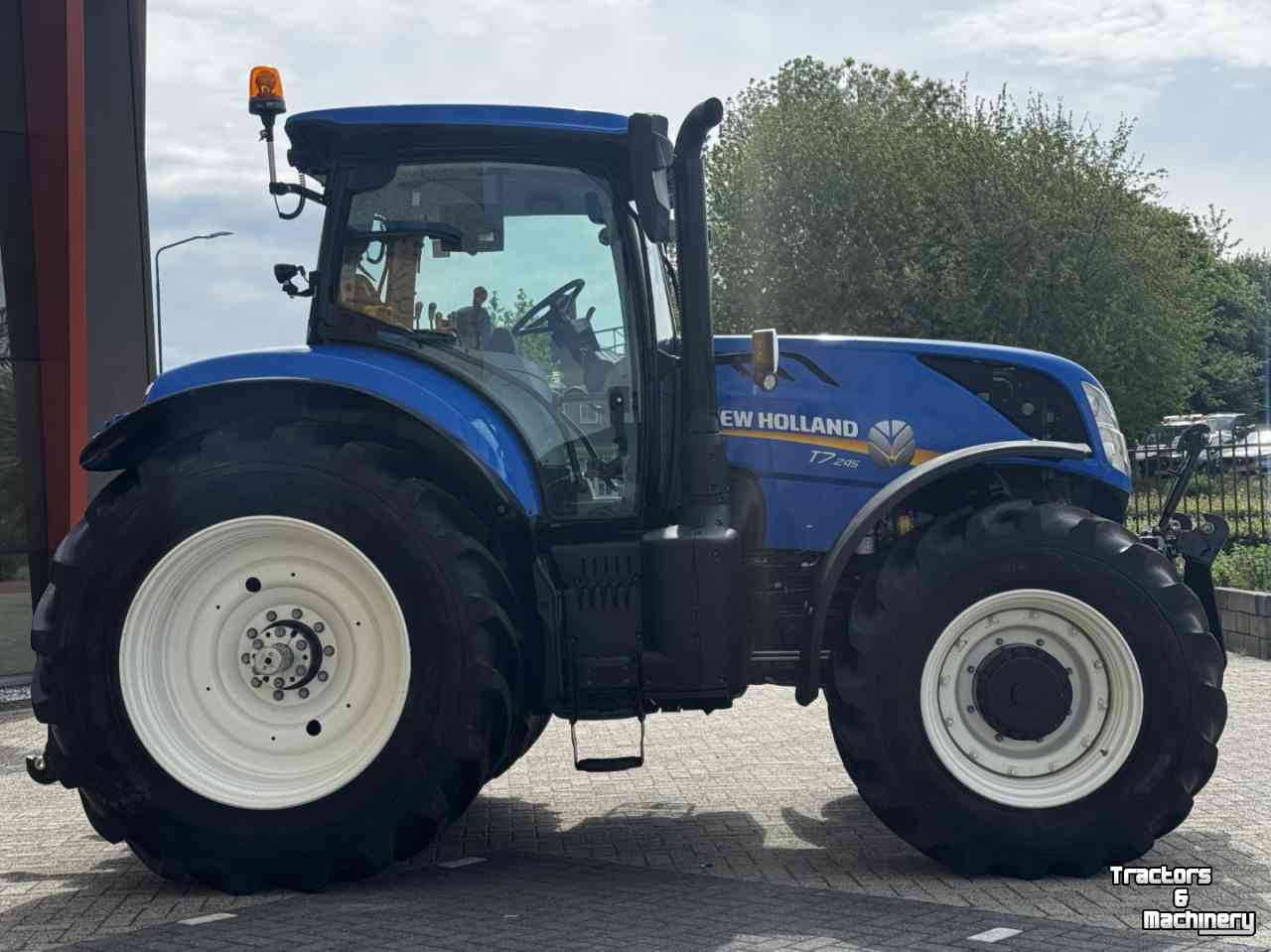 Schlepper / Traktor New Holland T7.245PC Stage V Fronthef Lucht Hydr rem  GPS 50km