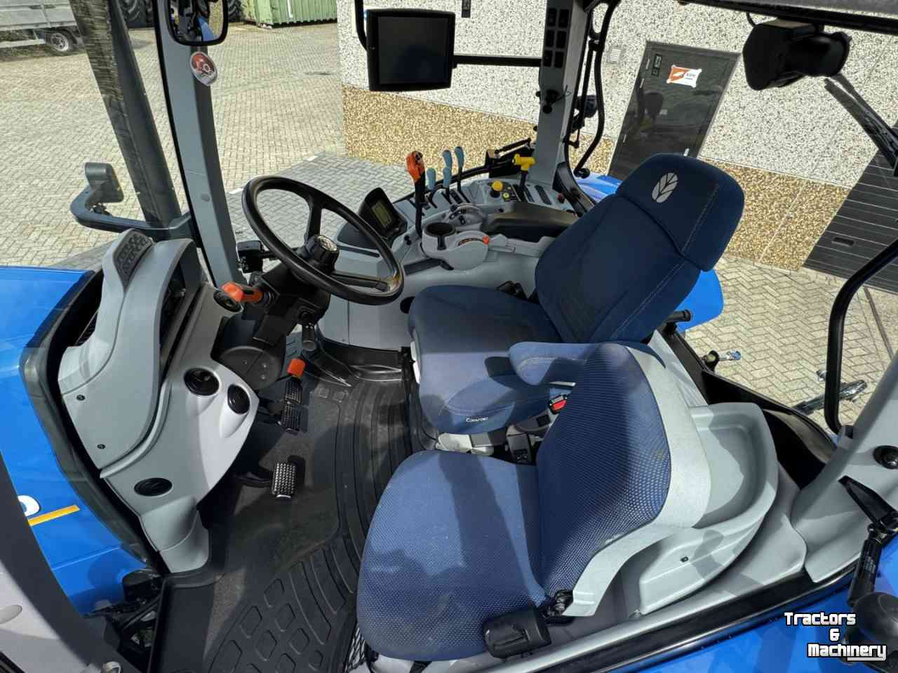 Schlepper / Traktor New Holland T7.245PC Stage V Fronthef Lucht Hydr rem  GPS 50km