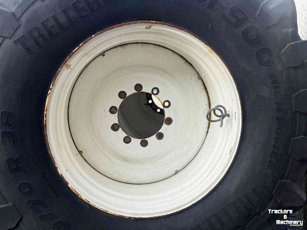 Räder, Reifen, Felgen & Distanzringe Trelleborg Set TM900  800/70R38 op velg asgat 280/335/10gaats  48mm