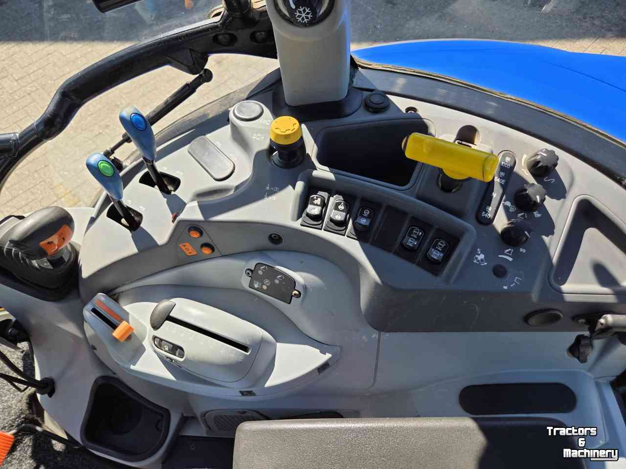 Schlepper / Traktor New Holland T5.95 EC