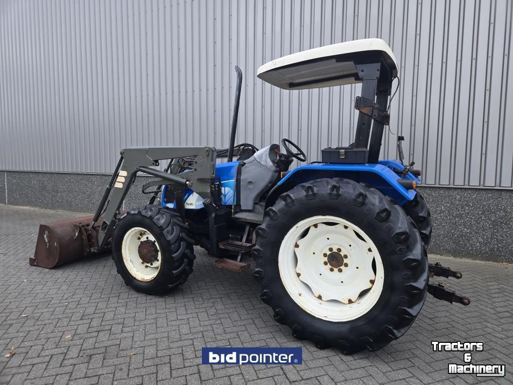 Schlepper / Traktor New Holland TL90A