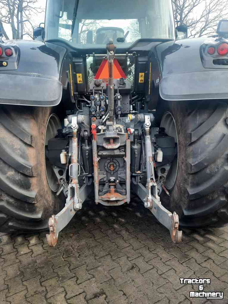 Schlepper / Traktoren Valtra S233