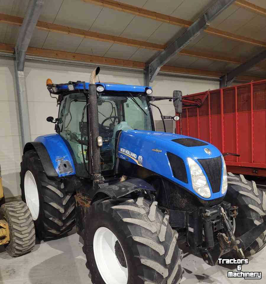 Schlepper / Traktoren New Holland T7220 met veel opties en Herder