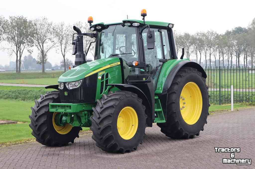 Schlepper / Traktoren John Deere 6100M