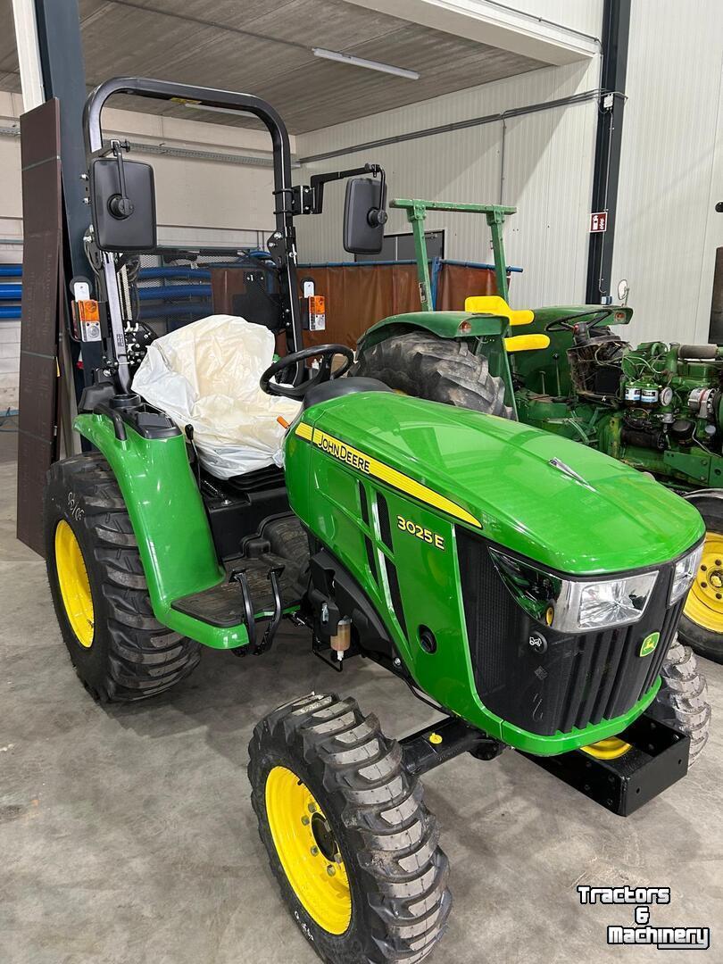 Obsttraktor John Deere 3025E