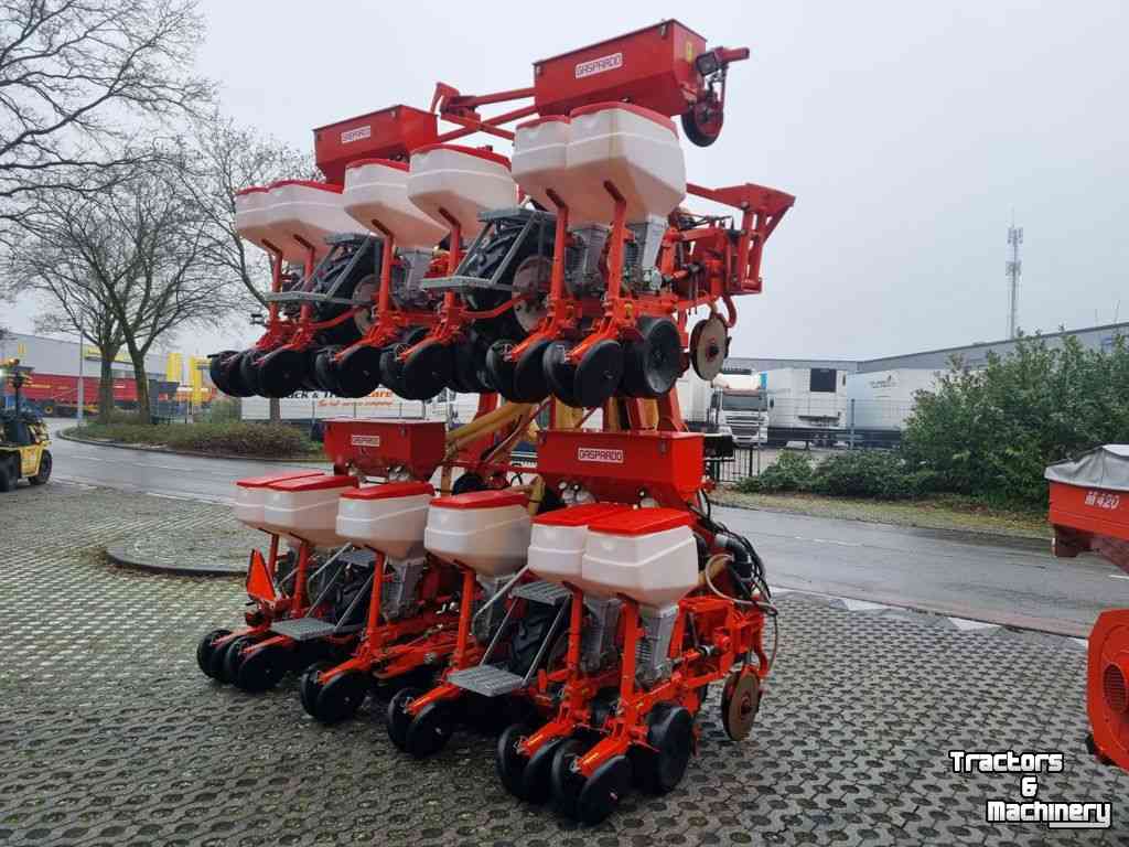 Einzelkornsägeräte Gaspardo MTI 12 Zaaimachine + Kuhn Venta TF 702 Front-Tank