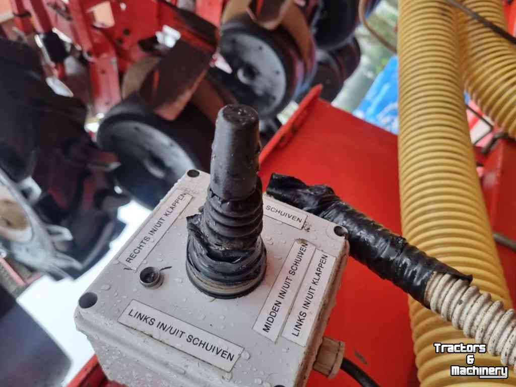Einzelkornsägeräte Gaspardo MTI 12 Zaaimachine + Kuhn Venta TF 702 Front-Tank