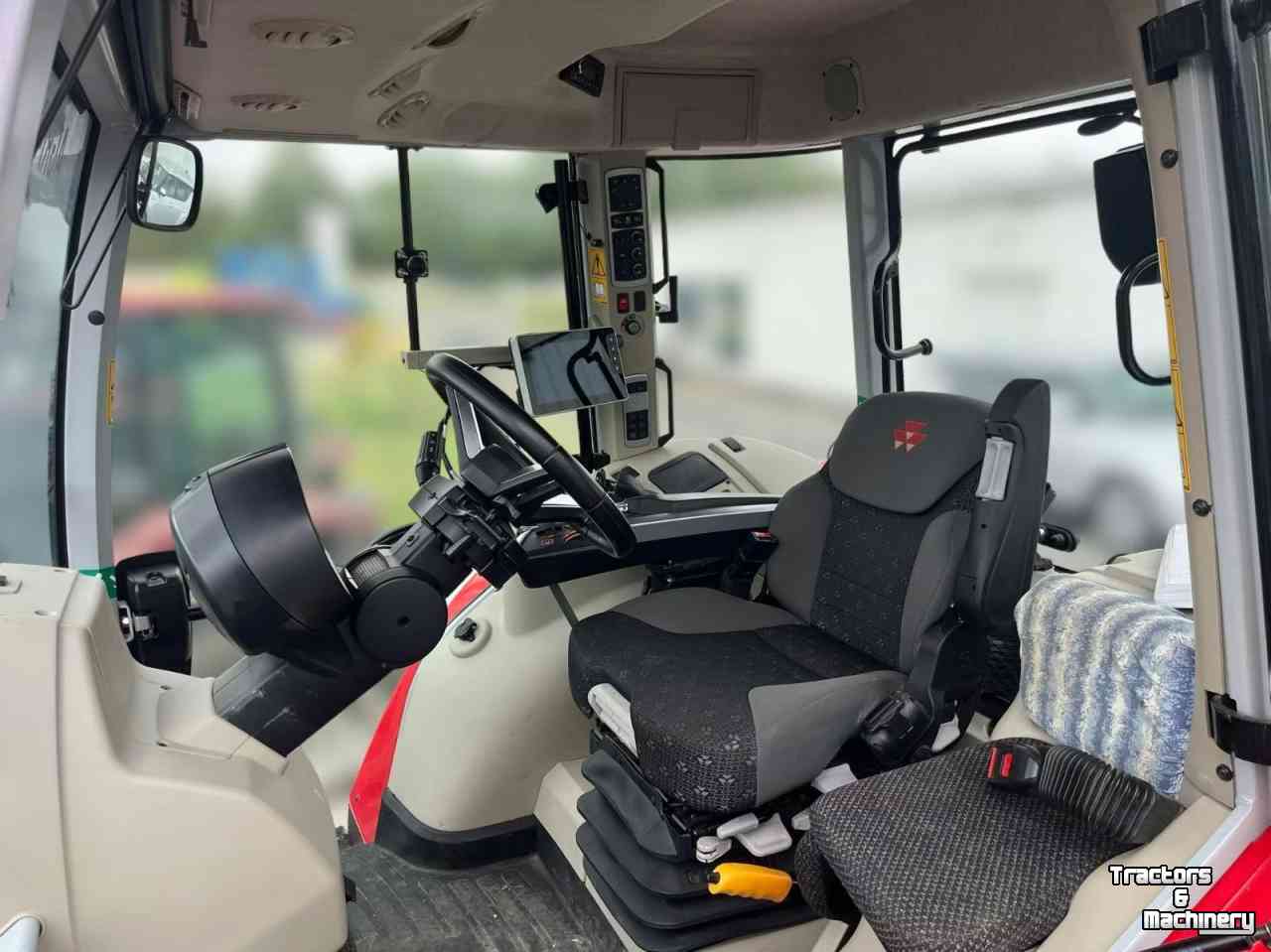 Schlepper / Traktor Massey Ferguson 7S.165 DVT