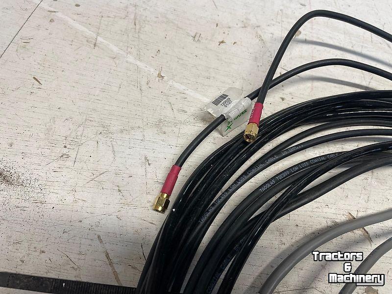 GPS Lenksystemen und Zubehör Trimble GPS antenne type 372 met modem en RTK unlock