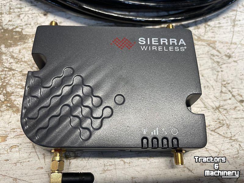 GPS Lenksystemen und Zubehör Trimble GPS antenne type 372 met modem en RTK unlock
