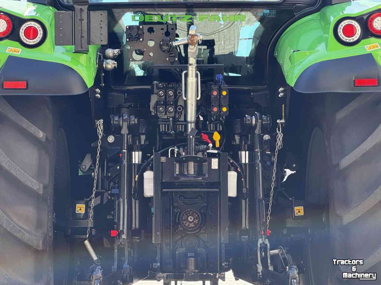 Schlepper / Traktor Deutz-Fahr Agrotron 6140-4TTV vario Fronthef Stage V  Hydr rem 50km
