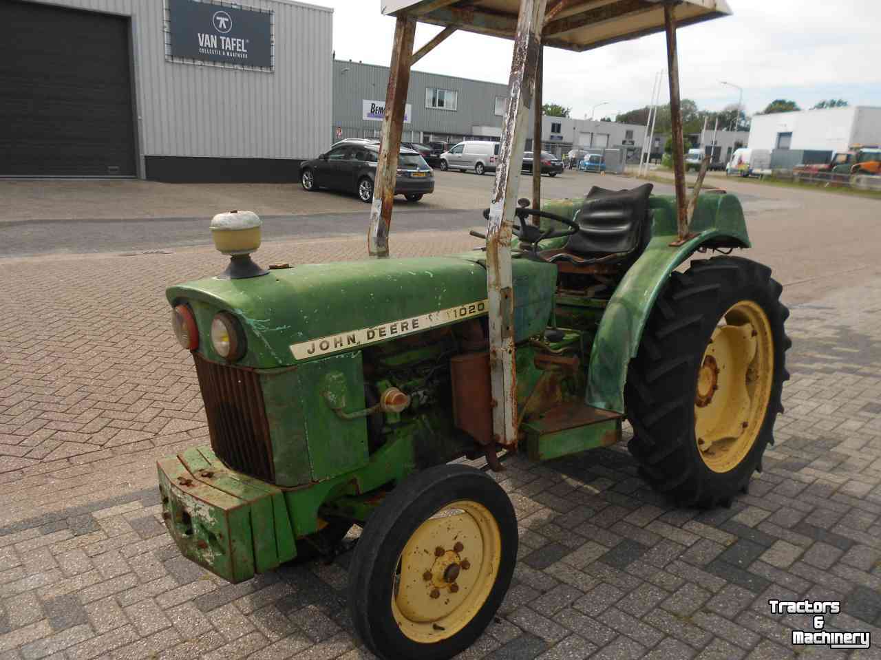 Obsttraktor John Deere 1020 v