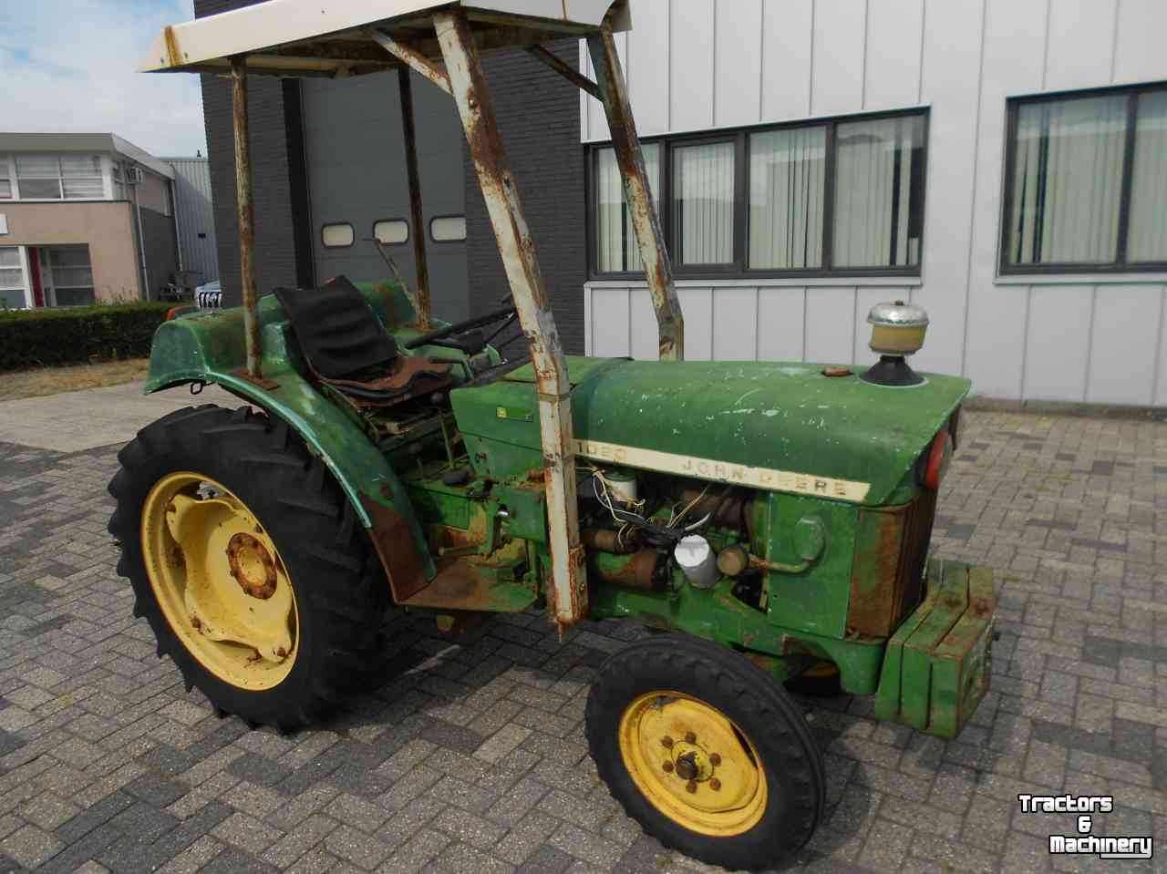 Obsttraktor John Deere 1020 v