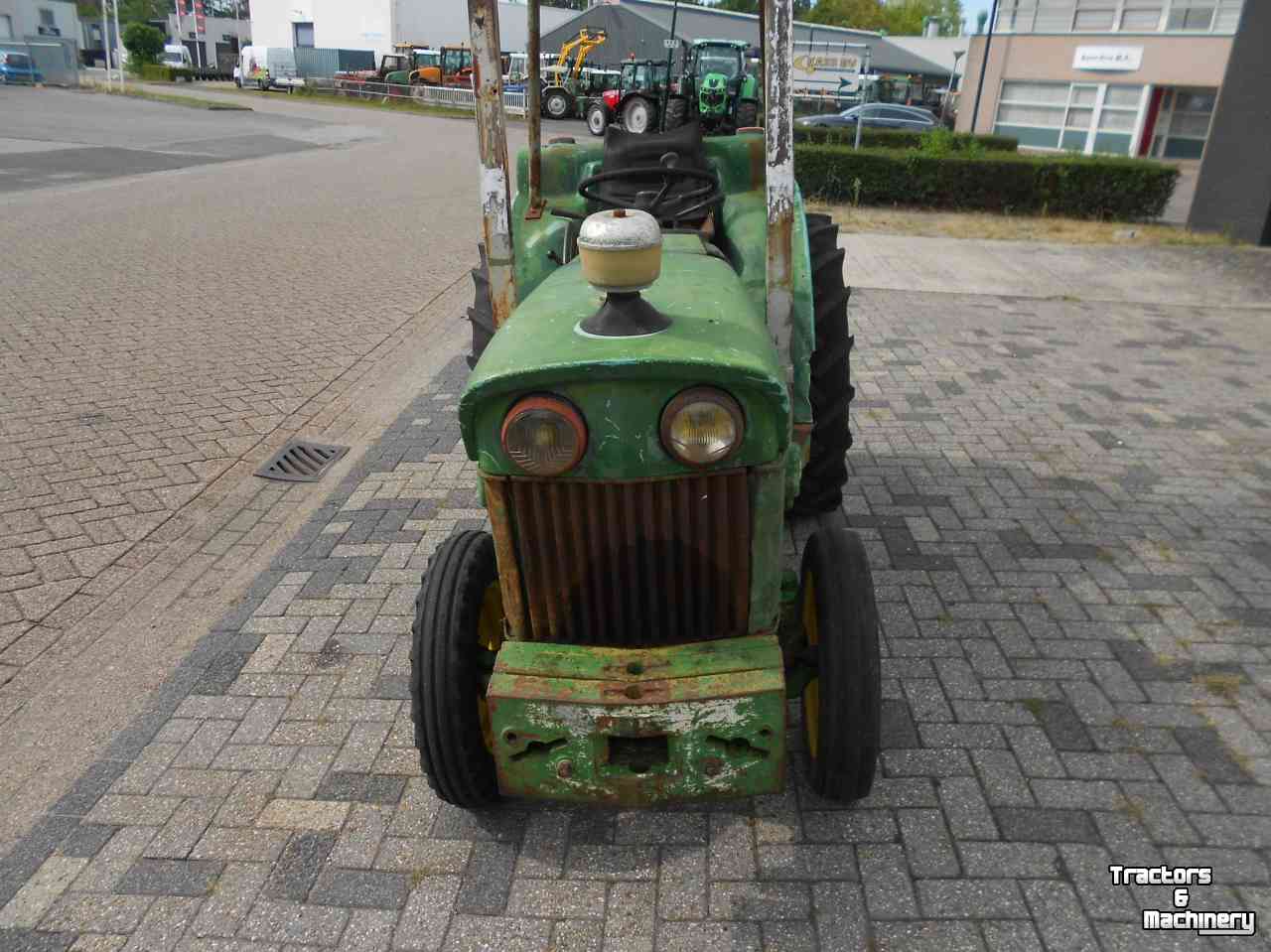Obsttraktor John Deere 1020 v