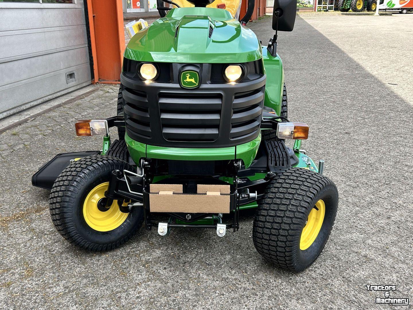 Aufsitzrasenmäher John Deere X940