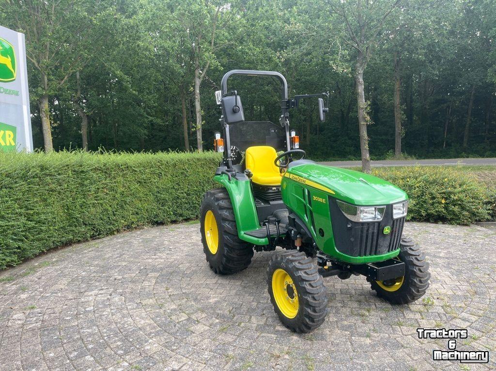 Obsttraktor John Deere 3038E