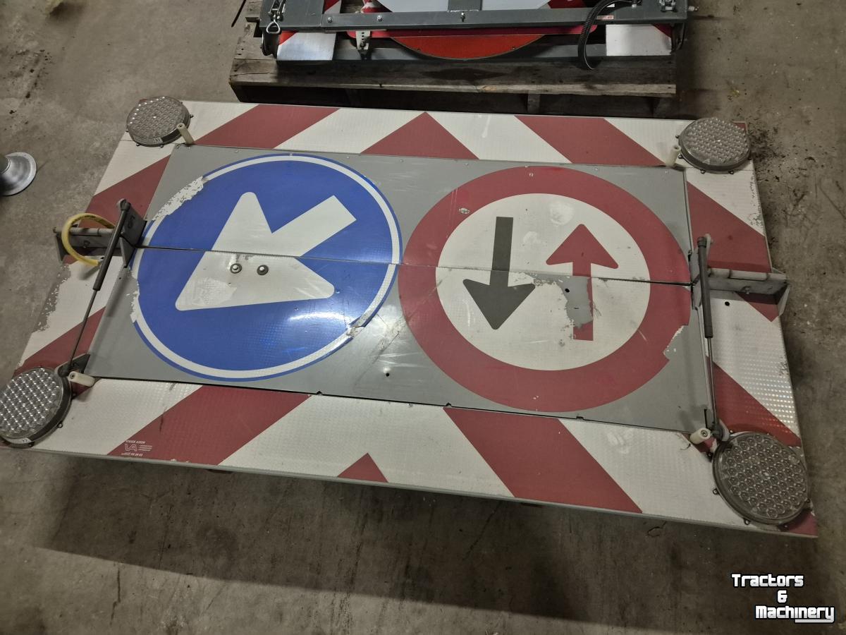 Sonstiges Maschinen für Strassen-, Strassenrand- und Grabeninstandhaltung  Actie bord