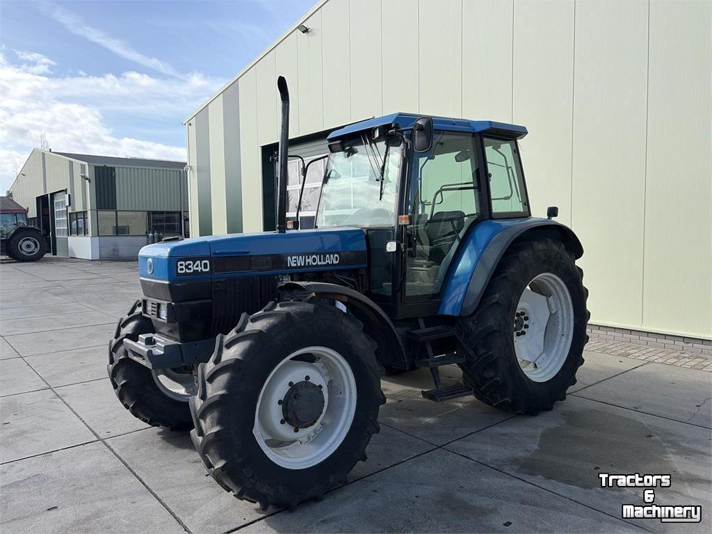 Schlepper / Traktor New Holland 8340 SLE