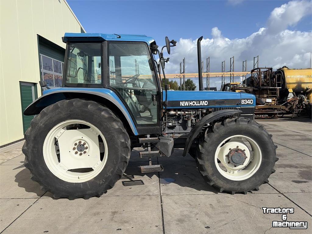 Schlepper / Traktor New Holland 8340 SLE
