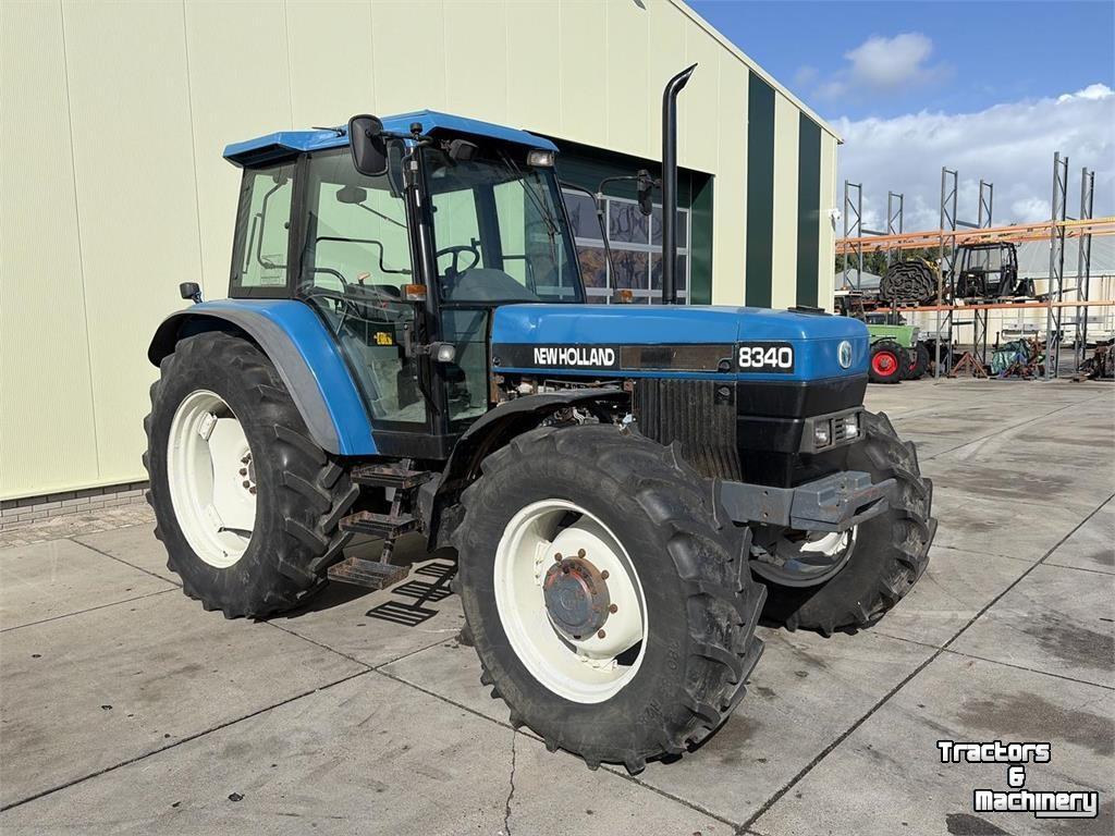 Schlepper / Traktor New Holland 8340 SLE
