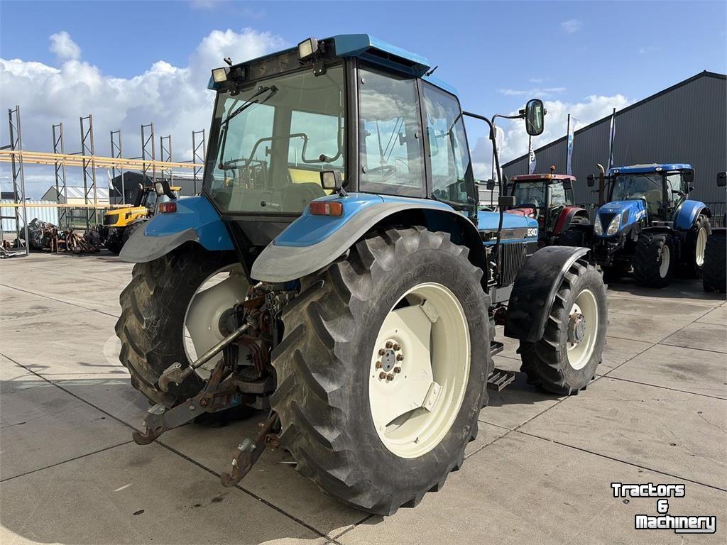 Schlepper / Traktor New Holland 8340 SLE